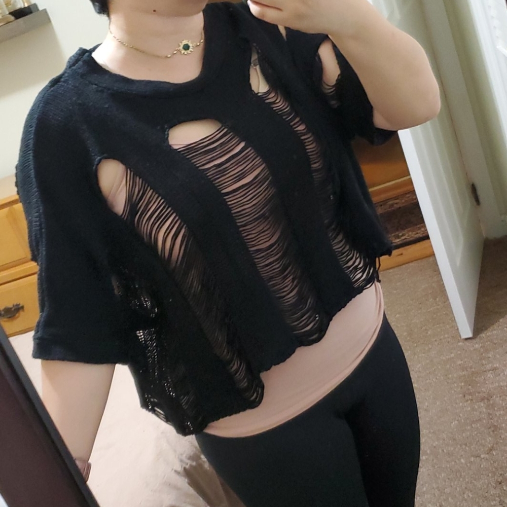 Elan Cropped Tee Ripped Crochet Top